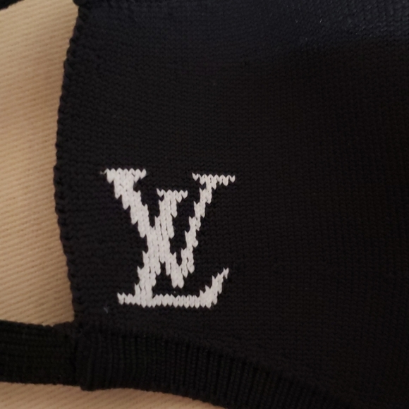 Face Covering Designer Accessory by Louis Vuitton - Picture 11 of 11